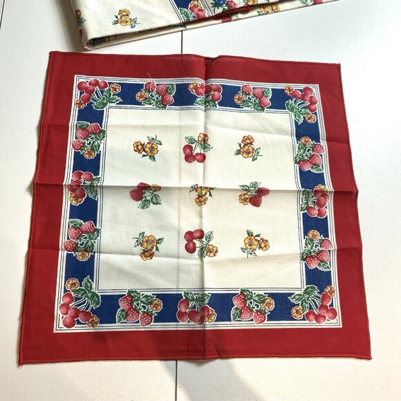 Vtg Bardwil Round Tablecloth & Napkin Set Fruit Strawberries Cherries Cotton NEW - Picture 10 of 14